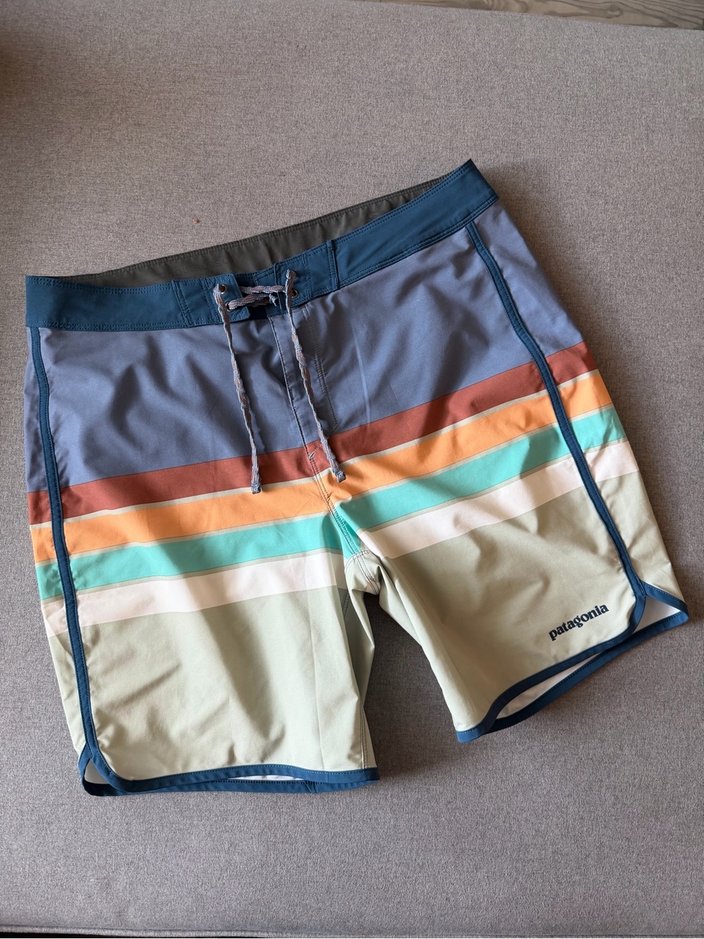 Patagonia Men's Hydropeak Scallop Boardshorts
